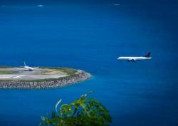 Arriving at Cyril E. King airport (Gabriel Padilha photo).